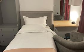 Madonca Rooms & Restaurant